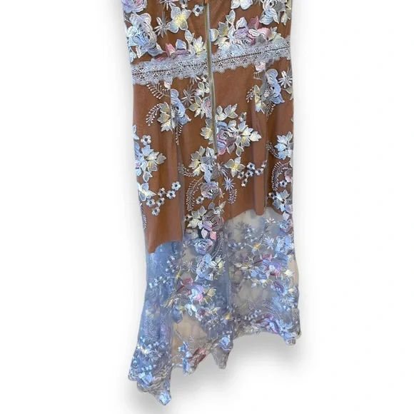 Bronx and Banco Eva Sleeveless Embroidered Floral Midi Dress Powder Blue Large Bronx and Banco Eva Sleeveless Embroidered Floral Midi Dress Powder Blue Large